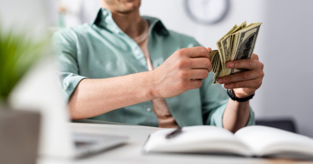 How to Earn Money Online Daily: 7 Proven Investment Methods